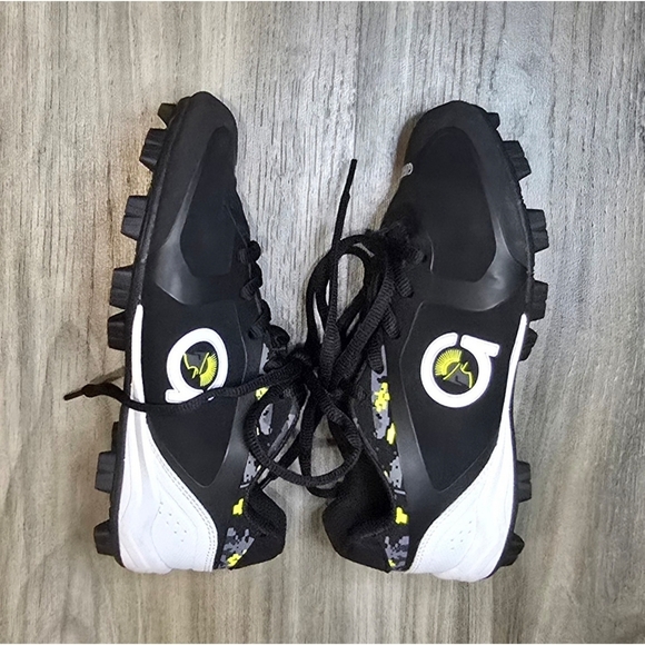 Guardian Baseball Turf Cleat Baseball Softball Shoes Youth Size 2 - Picture 1 of 11